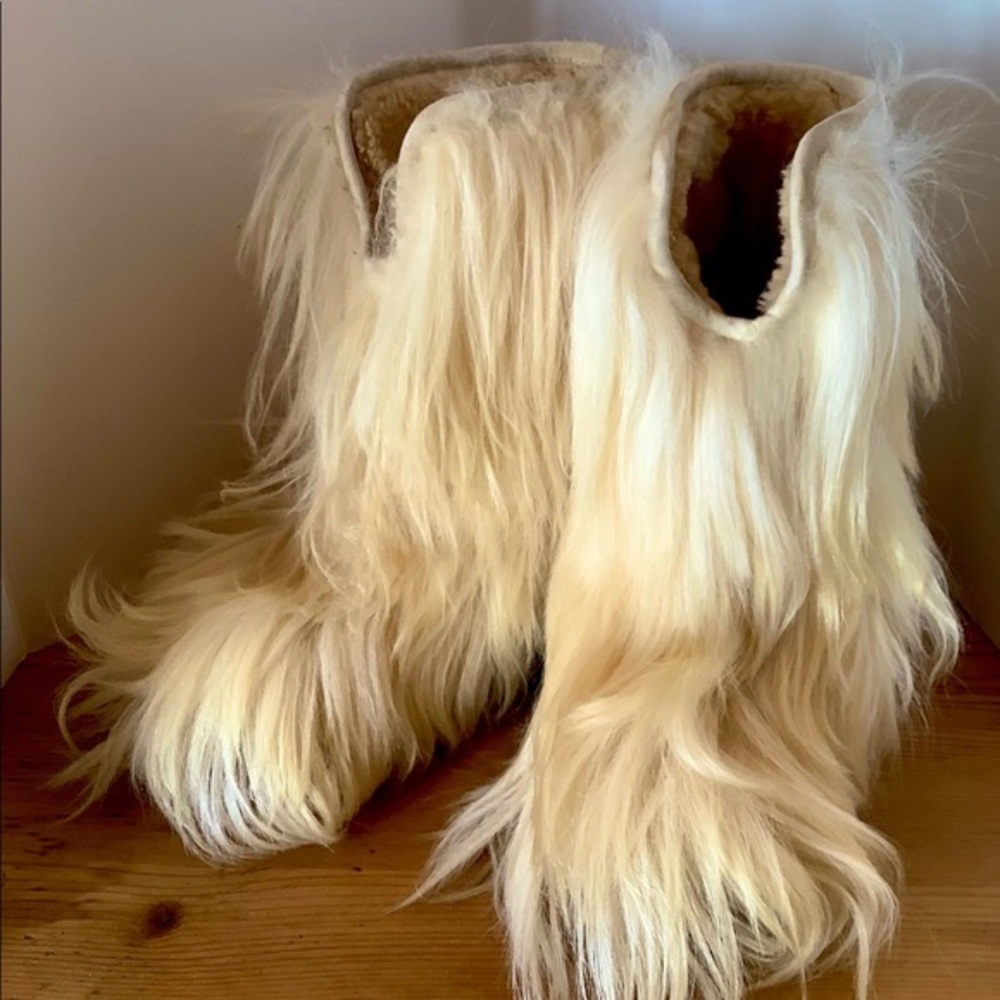 VINTAGE NORDICA YETI FUR APRES SKI BOOTS - SIZE 39 fits like a 7.5